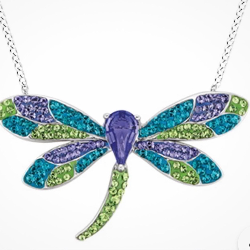 Elegant Dragonfly Pendant Necklace